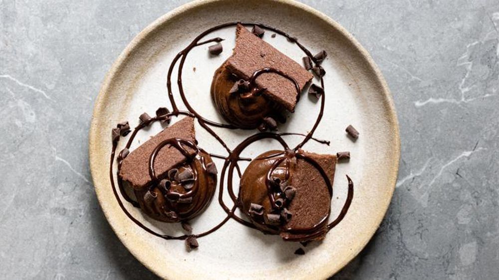 Dessert réalisé avec la Pâte à Moelleux chocolat noir. ©Marie Morin